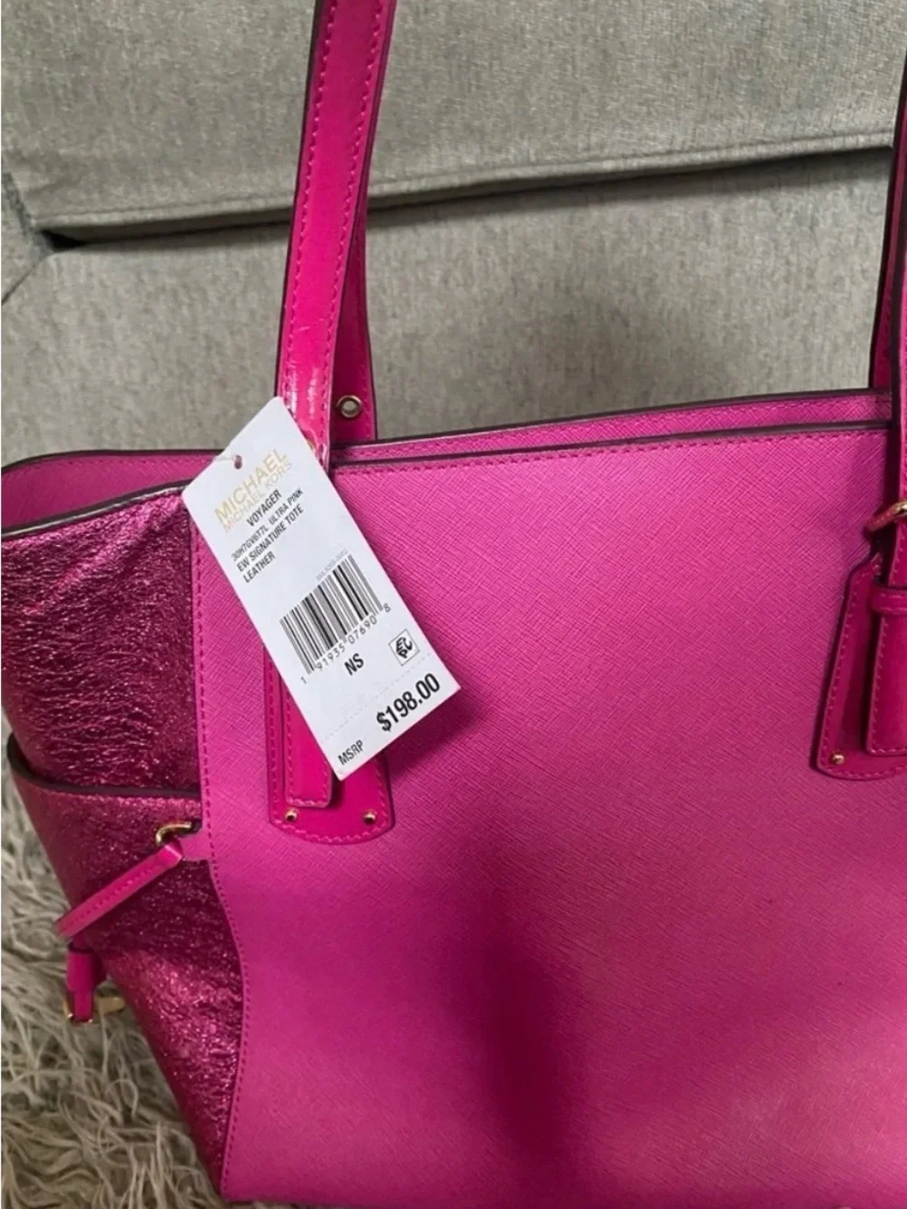 Michael Kors Voyager Fushia Pink Large Saffriano Leather w/ Metallic Sides NWT